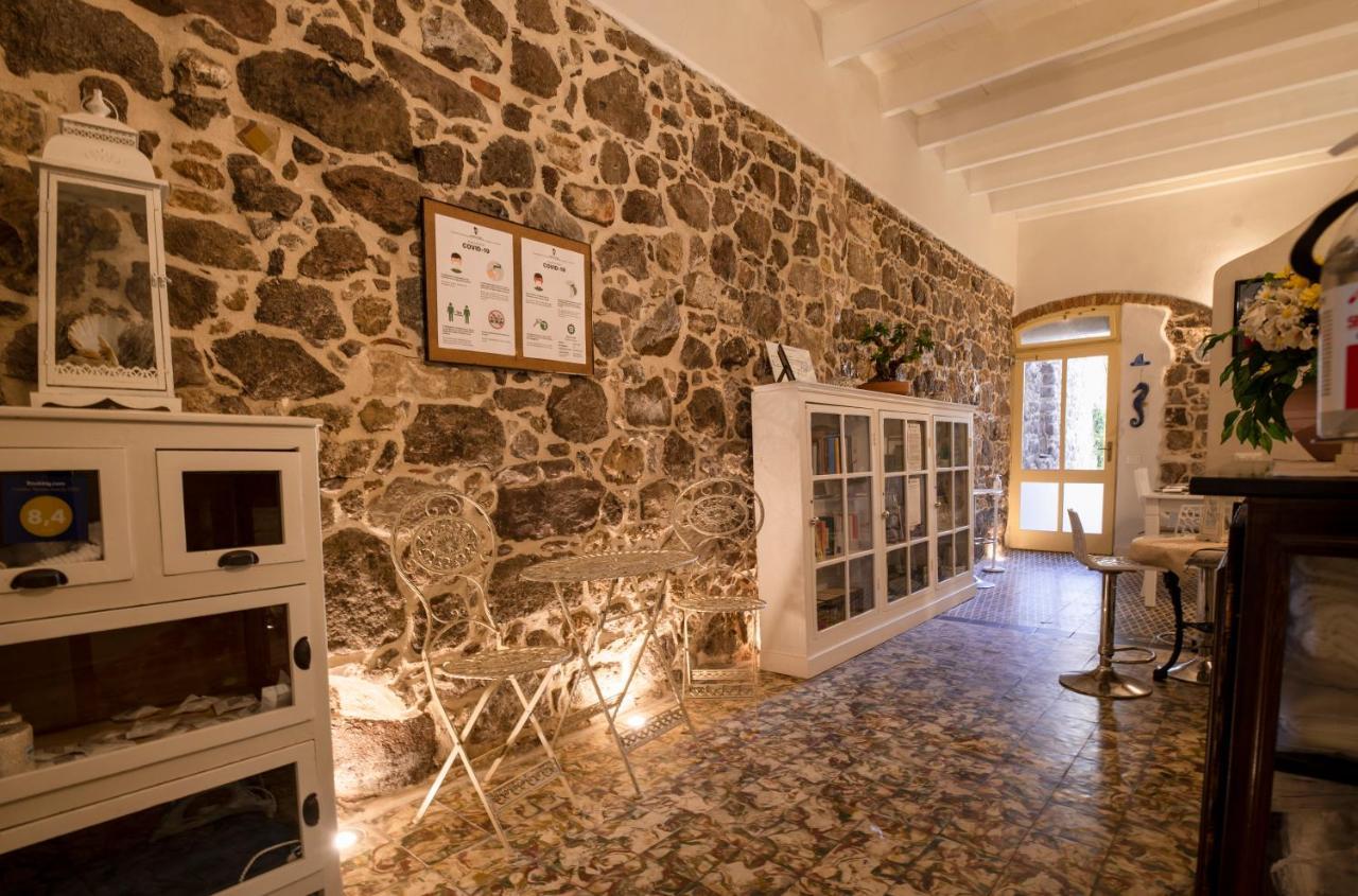 Bed and Breakfast Domo Sa Barra Сант'Антьоко Екстер'єр фото