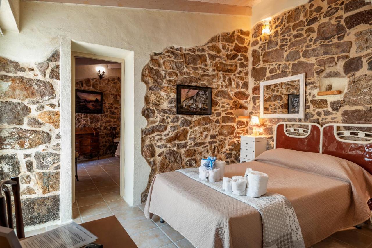 Bed and Breakfast Domo Sa Barra Сант'Антьоко Екстер'єр фото