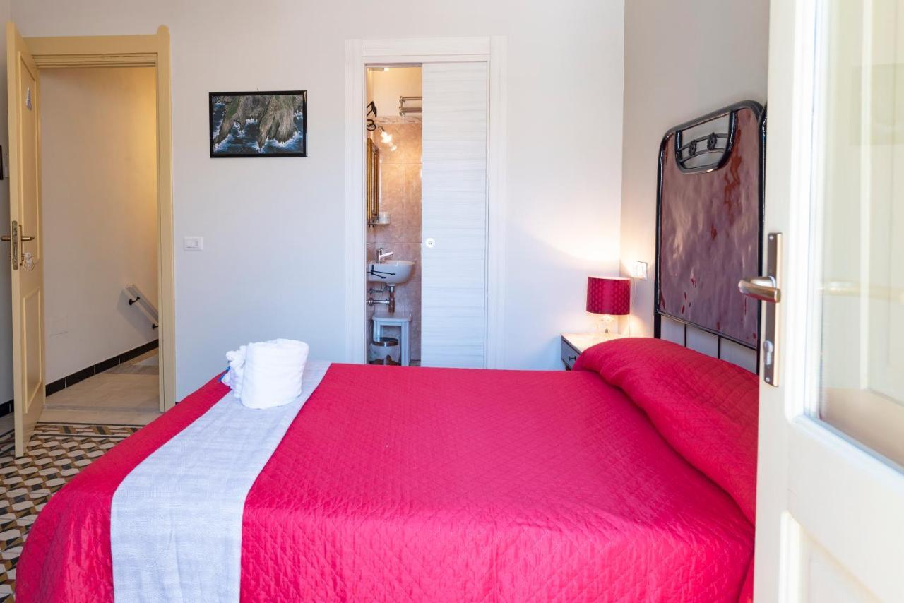 Bed and Breakfast Domo Sa Barra Сант'Антьоко Екстер'єр фото